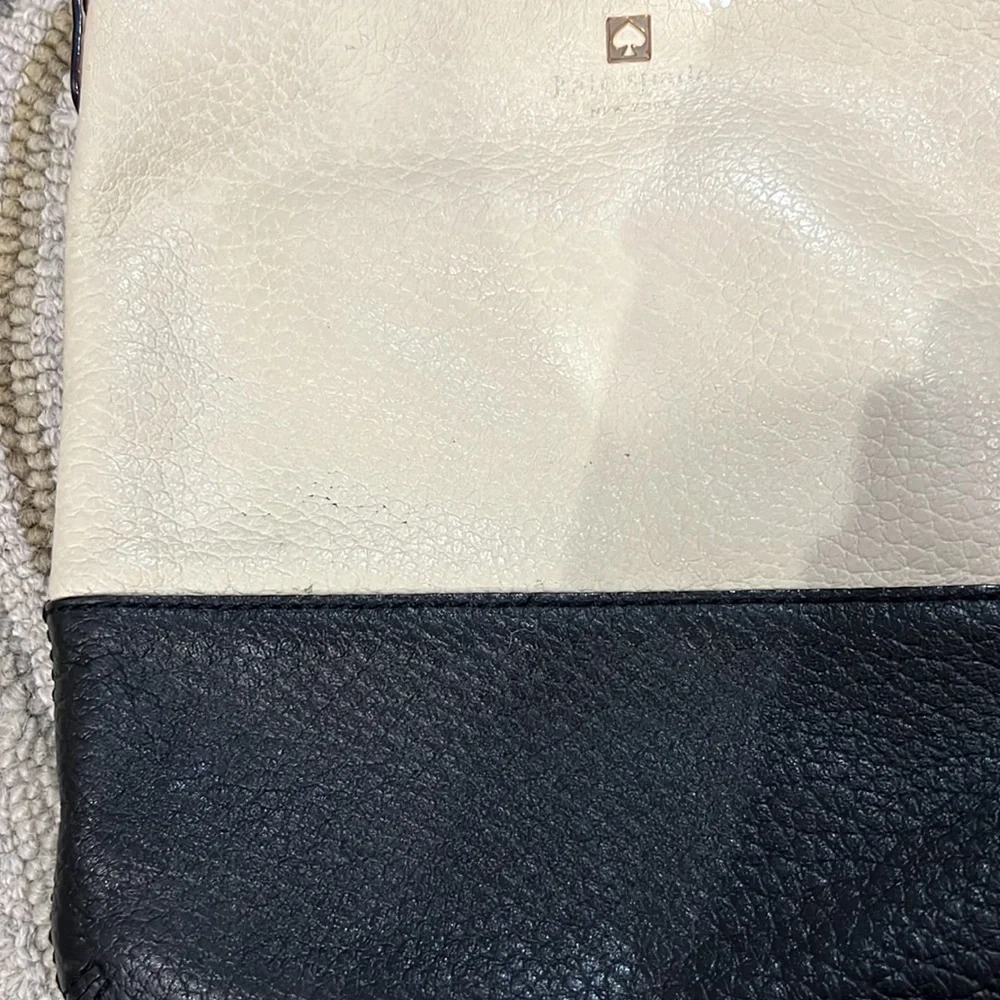 ♠️ kate spade crème black medium crossbody bag ♠️